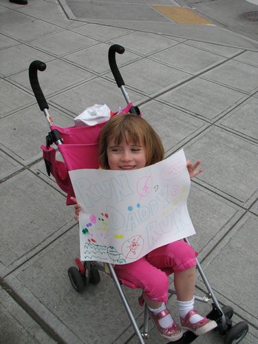 Ready to Cheer Daddy at Mile 14